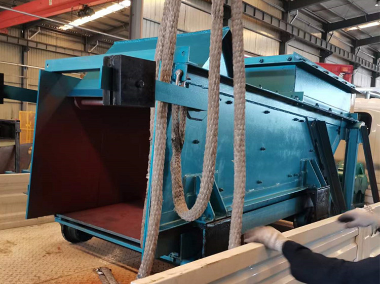 山東礦安重工生產(chǎn)的往復式給煤機發(fā)往山西朔州