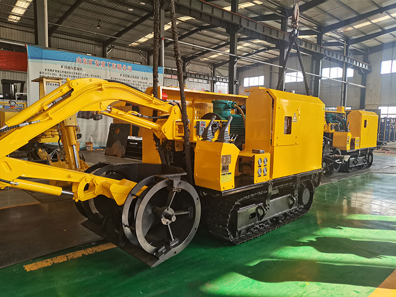 礦安重工生產(chǎn)的煤礦用清倉機(jī)裝車發(fā)貨