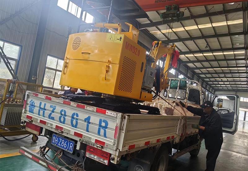 礦安重工生產(chǎn)的煤礦用巷道修復(fù)機(jī)裝車(chē)發(fā)貨
