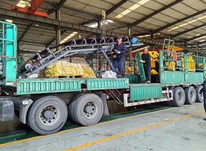 山東礦安重工有限公司生產的礦用扒渣機和二運皮帶機裝車發(fā)貨