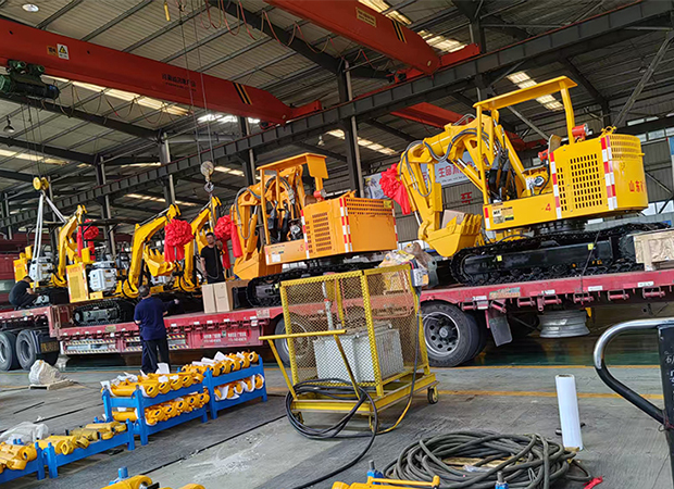 山東礦安重工有限公司自主研發(fā)生產的一批液壓挖掘機成功發(fā)貨
